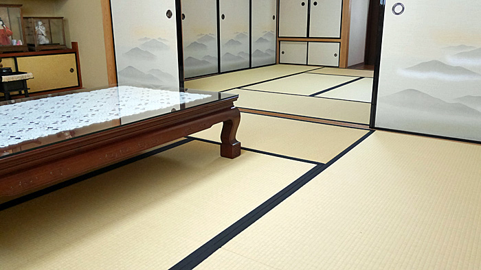 ダイケン銀白　黄金色