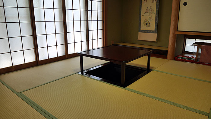 こたつ畳　表替え