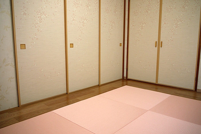 桜の襖と畳