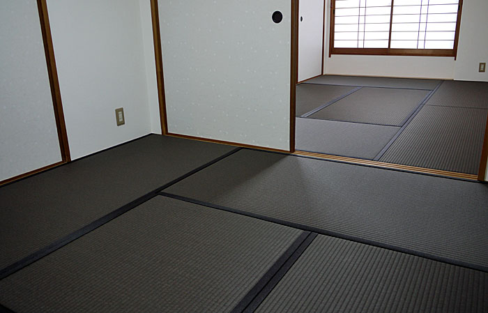黒畳に張替