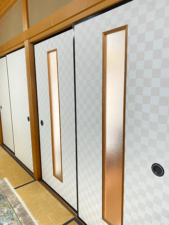 硝子入り板戸の張替